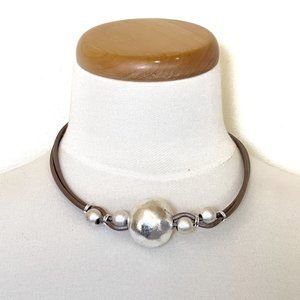 1 AR Unoaerre Painted Leather Silver Beads Necklace